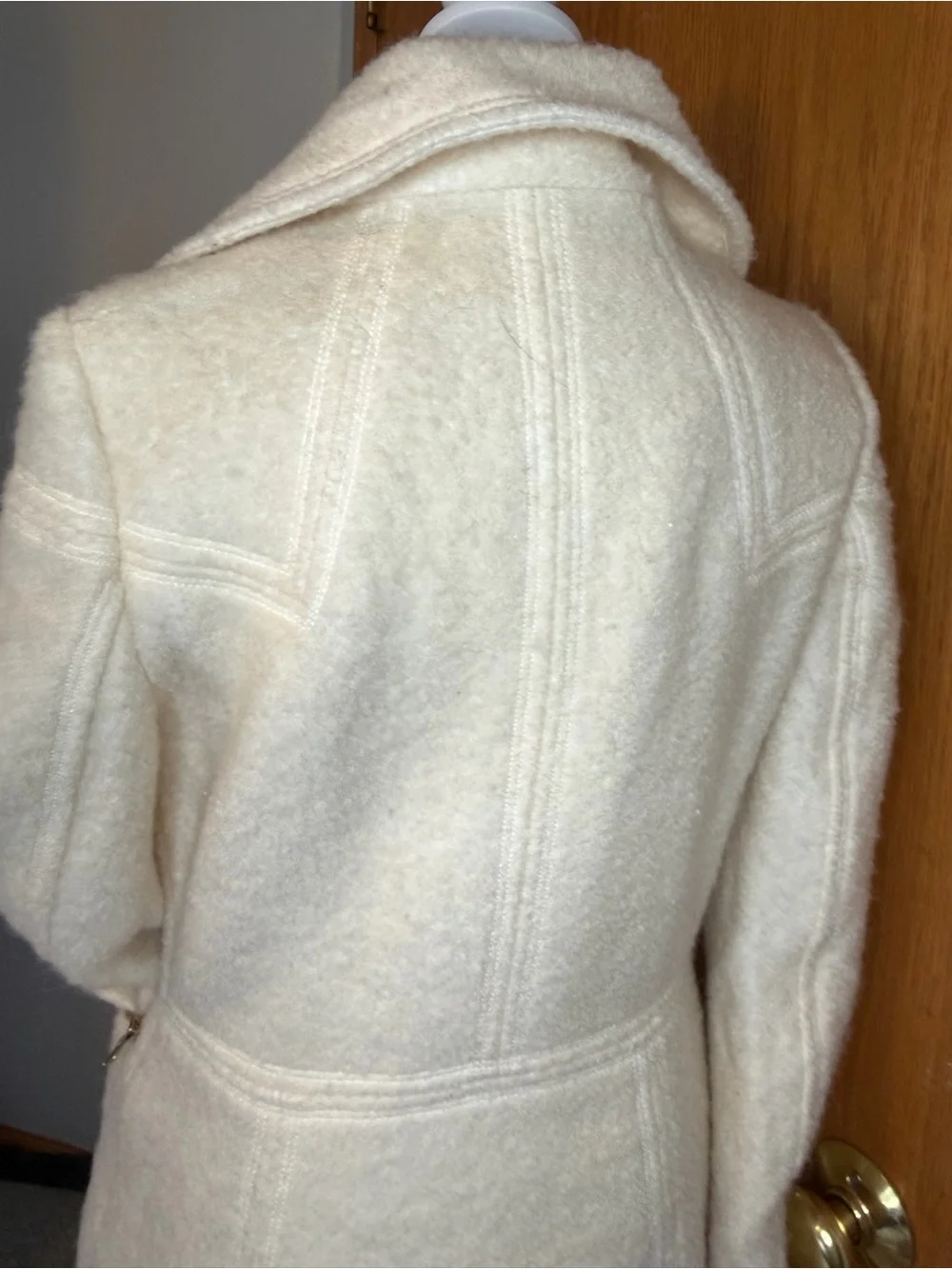 Wool-Blend Cream Zip Front Women's Coat, Tailored Stitching, Zip Pockets